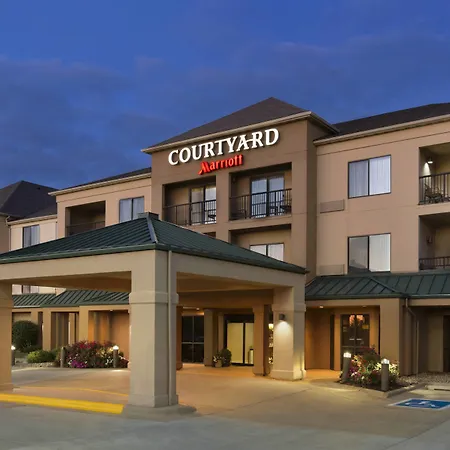 Courtyard By Marriott Bloomington Normal