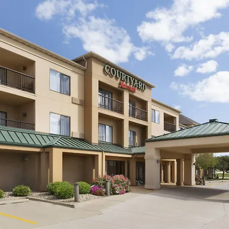 Courtyard By Marriott Bloomington Normal