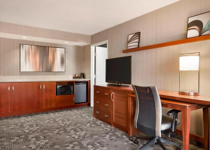 Courtyard By Marriott Normal 3*