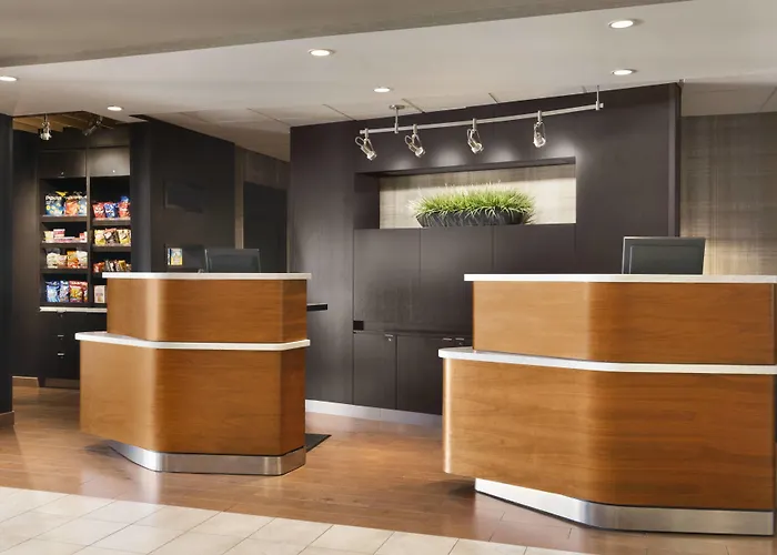 Courtyard By Marriott Normal Hotel Bloomington