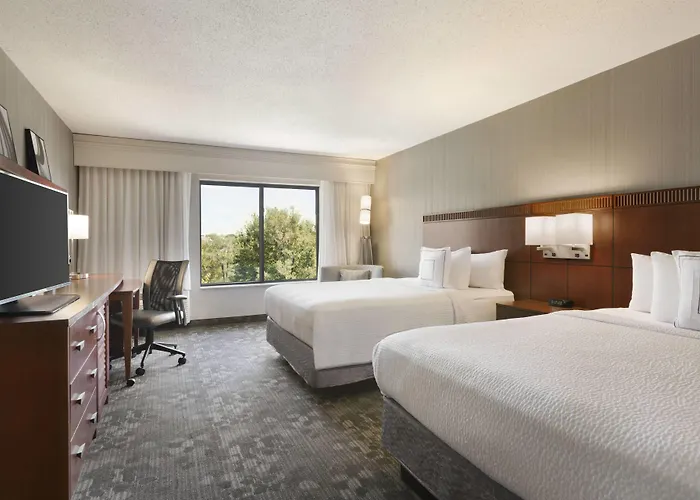 Отель Courtyard By Marriott Normal 3*