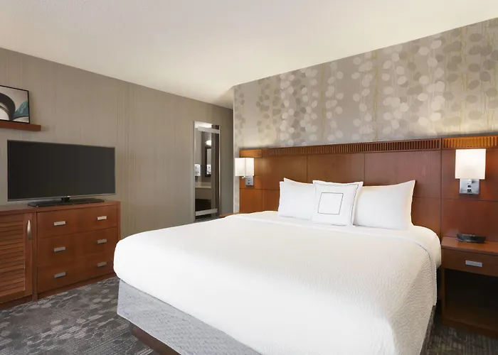 Courtyard By Marriott Normal Hotel Bloomington