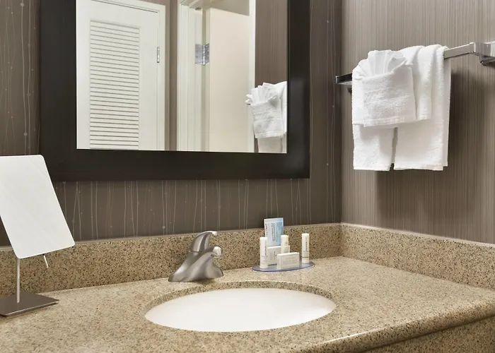 Courtyard By Marriott Normal 3* Блумингтон