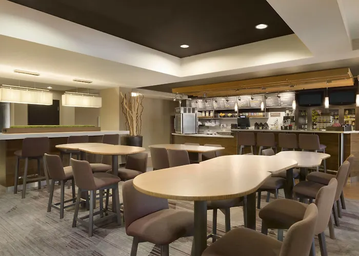 Отель Courtyard By Marriott Normal Блумингтон