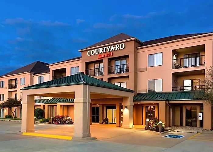 Отель Courtyard By Marriott Normal 3*